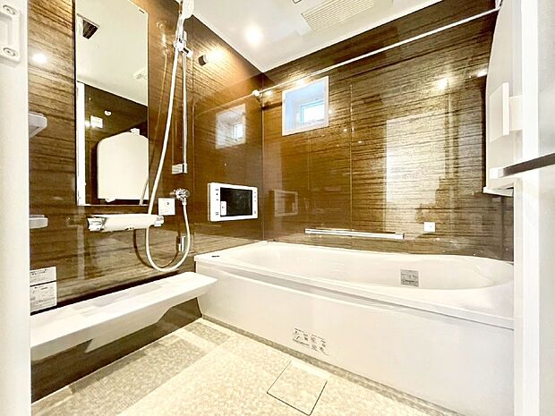 落ち着いた雰囲気でゆっくりお寛ぎいただけるバスルーム