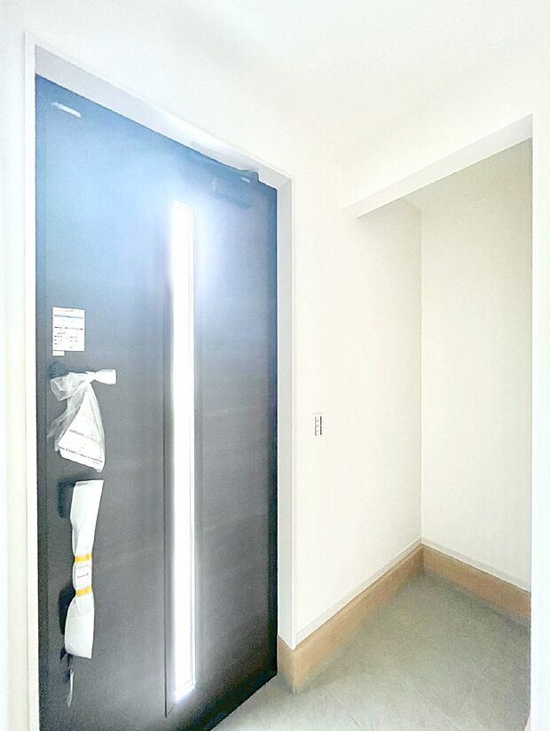 明るい玄関はお客様をお出迎えするのにぴったりです!
