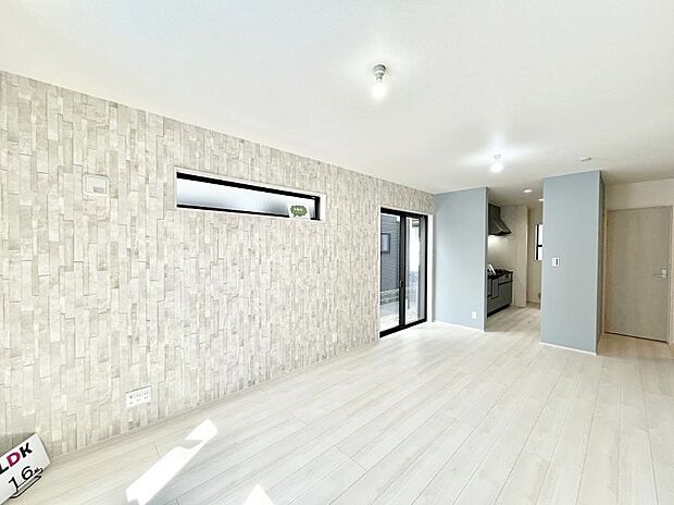 家族団らんの時間も増えそうなくつろぎのリビングダイニング。    