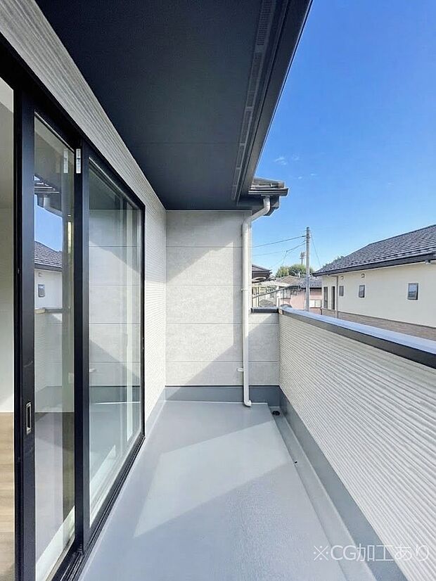 暖かな陽光が降り注ぐバルコニーはお洗濯におすすめ。爽やかな風も心地よいです。