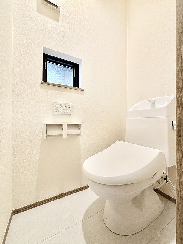 トイレは1階と2階それぞれに配置されていてとても便利です。