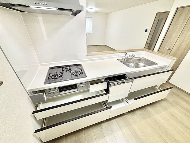 使いやすさを優先したスライド式収納タイプ!