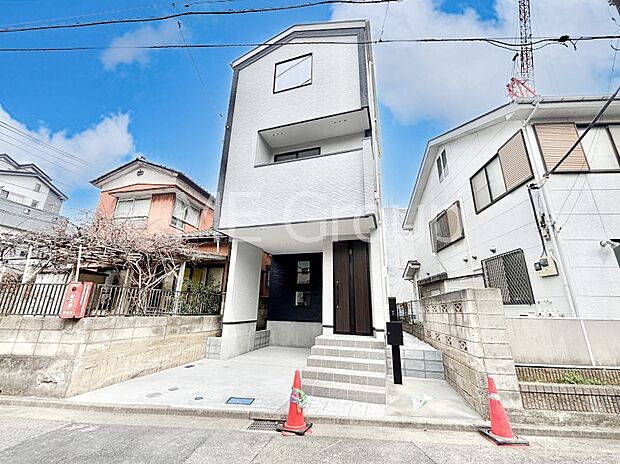 たっぷりの陽光と心地よい風が舞い込む住まい