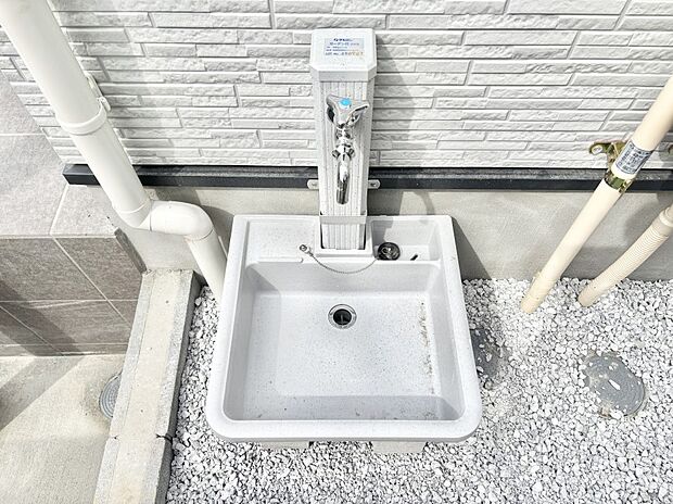ガーデニングやお掃除に便利な外水栓  