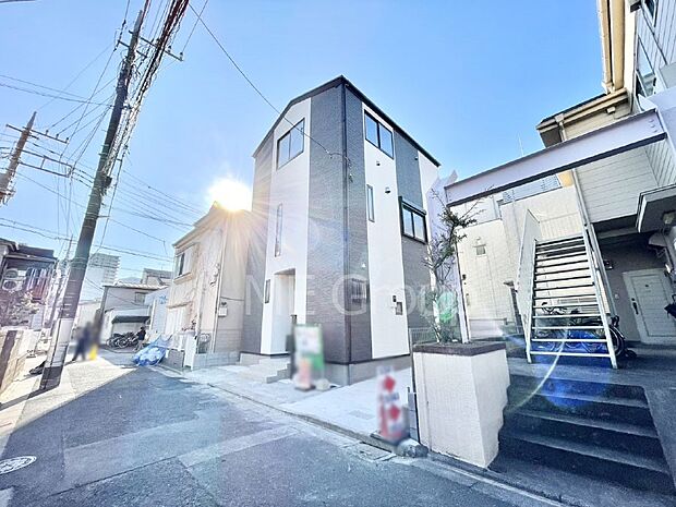 たっぷりの陽光と心地よい風が舞い込む住まい