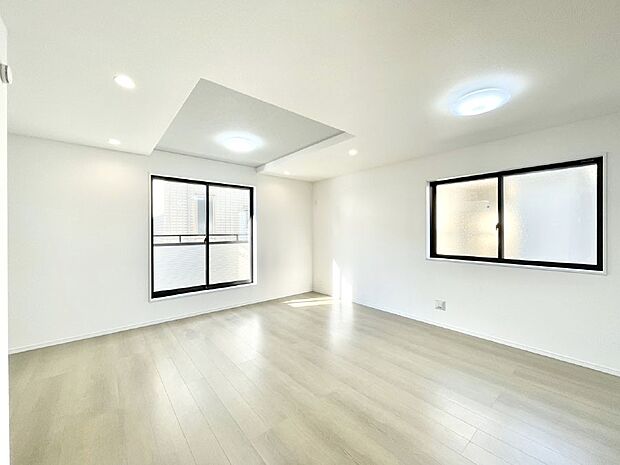 家族の笑顔が自然と生まれてくる、そんな雰囲気のダイニングに仕上がっています