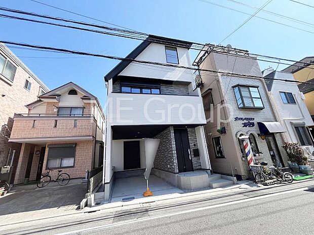 溢れる陽光でご家族の笑顔も輝く