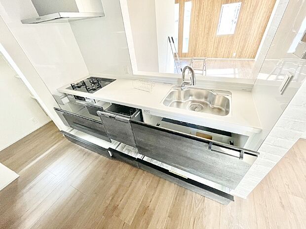 使いやすさを優先したスライド式収納タイプ！