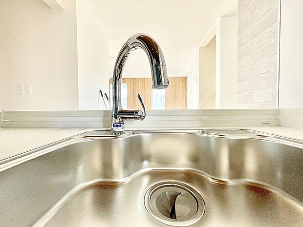 浄水器一体型のキッチンで洗い物用・料理用と切り替え簡単!