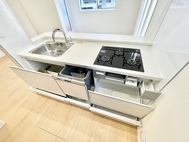 使いやすさを優先したスライド式収納タイプ!