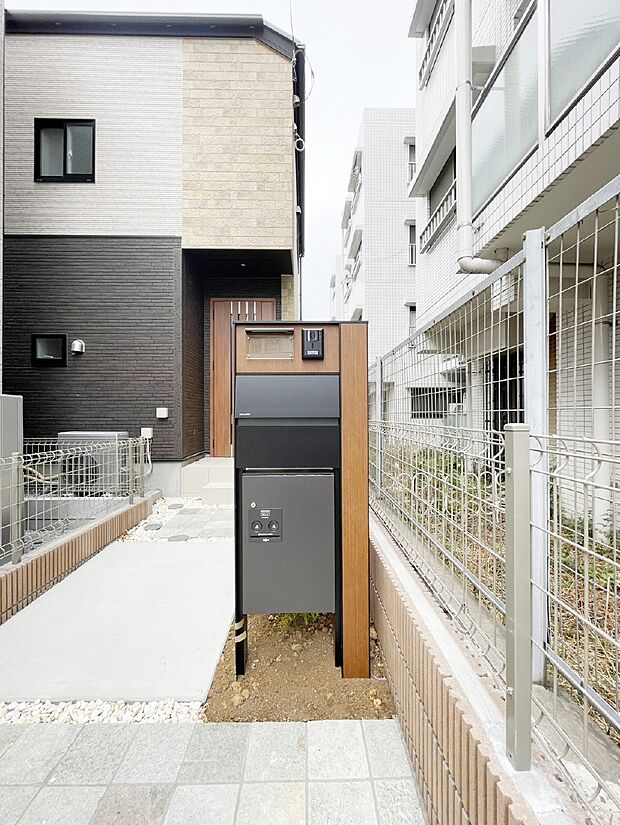 表札・インターホン・ポストをひとつに集約