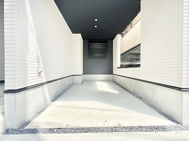 ビルトインタイプは大切なお車を傷や汚れから守ることができます。
