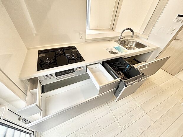 使いやすさを優先したスライド式収納タイプ！