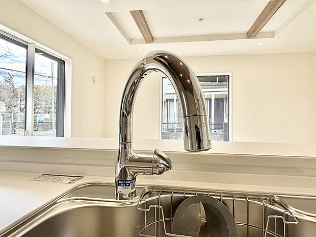 水栓に触れずに吐止水ができるタッチレス水栓  