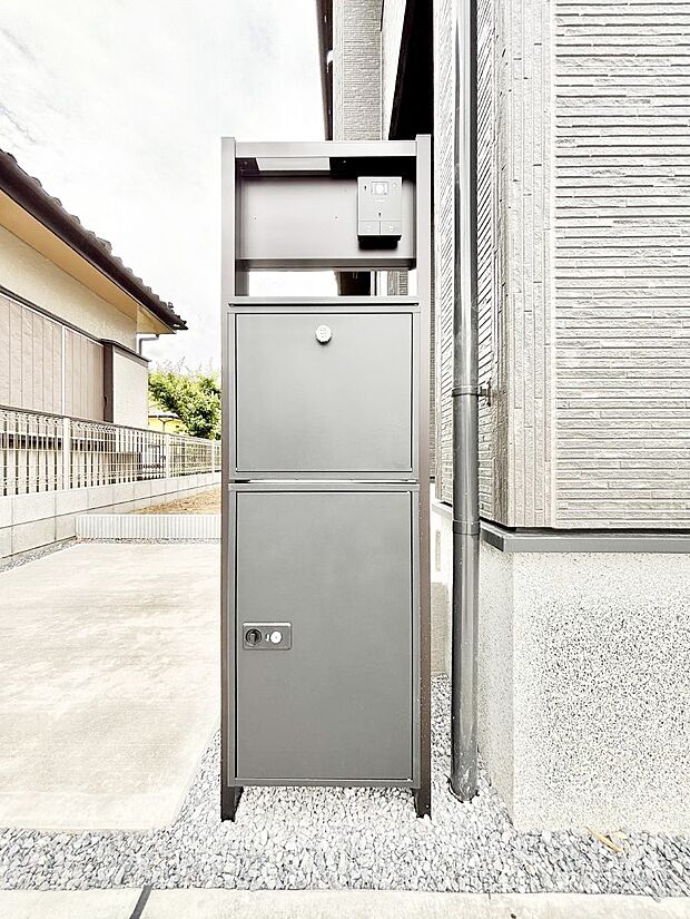 表札・インターホン・ポストをひとつに集約