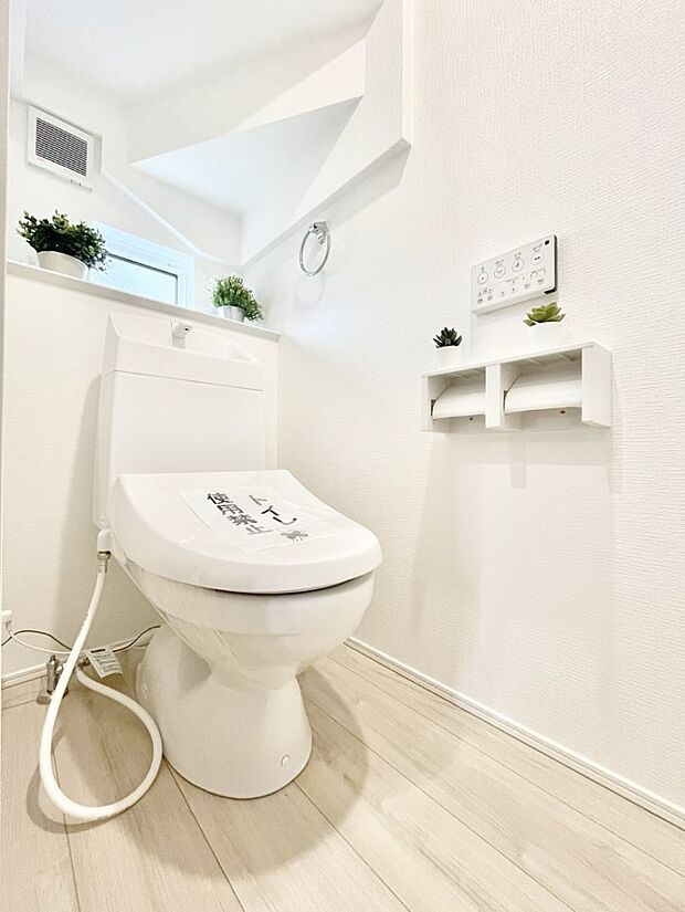 トイレは安心の2箇所！朝のバタバタも一安心です。 