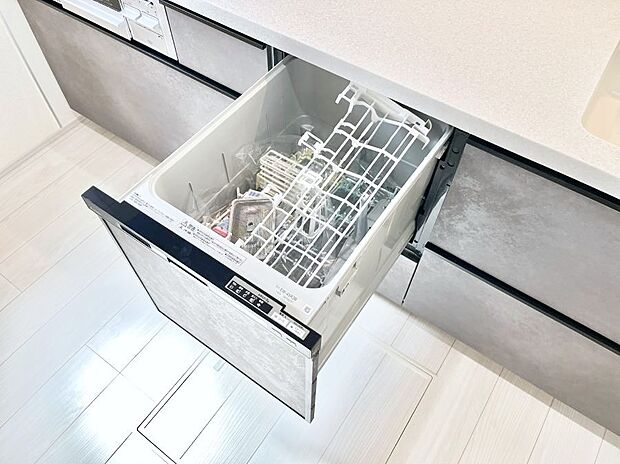 面倒なお片づけは食洗機にお任せ!家事の負担が減って、時間にも気持ちにもゆとりができます。