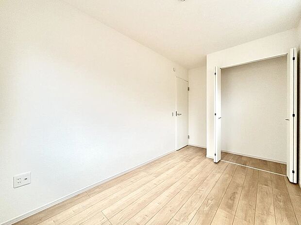 子供部屋にもおすすめな収納スペースたっぷりの居室