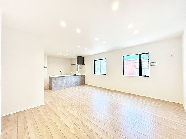 家族団らんの時間も増えそうなくつろぎのリビングダイニング。   