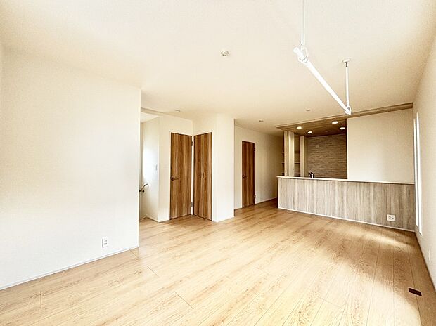 家族団らんの時間も増えそうなくつろぎのリビングダイニング。   