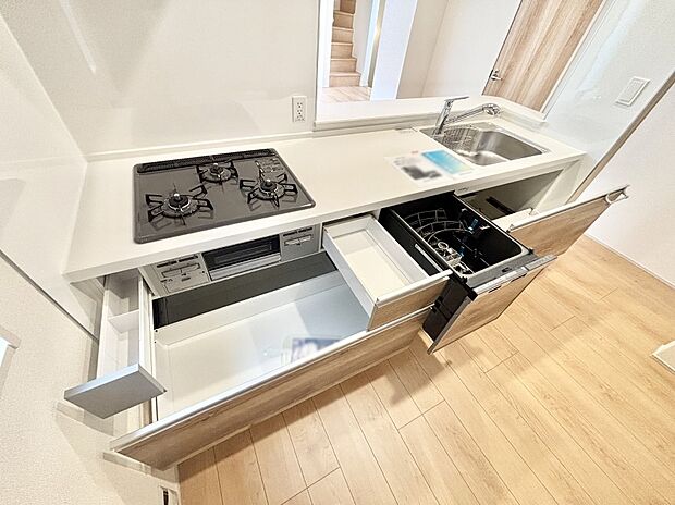 使いやすさを優先したスライド式収納タイプ!