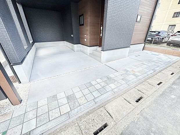 ビルトインタイプは大切なお車を傷や汚れから守ることができます。