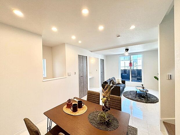 住む方の個性が引き出される、インテリアを考えるのが楽しみなリビングです！ 