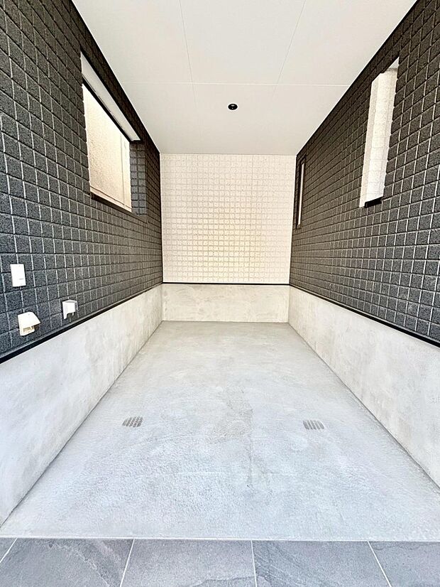 ビルトインタイプは大切なお車を傷や汚れから守ることができます。