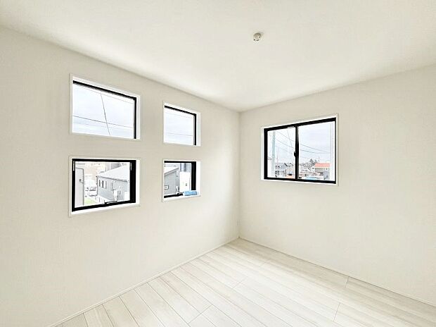 2面採光を確保した明るい空間。家族みんなが快適な暮らしを実現する設計です。