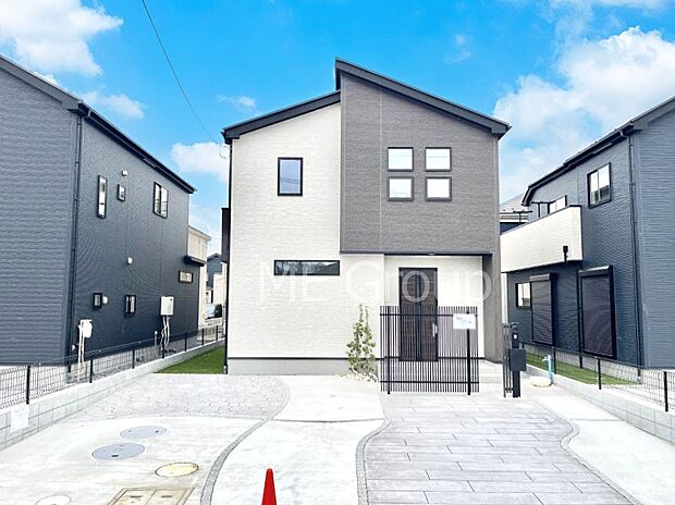 洗練された外観、上質な住空間が広がる室内は永く安心して過ごせる住居です。