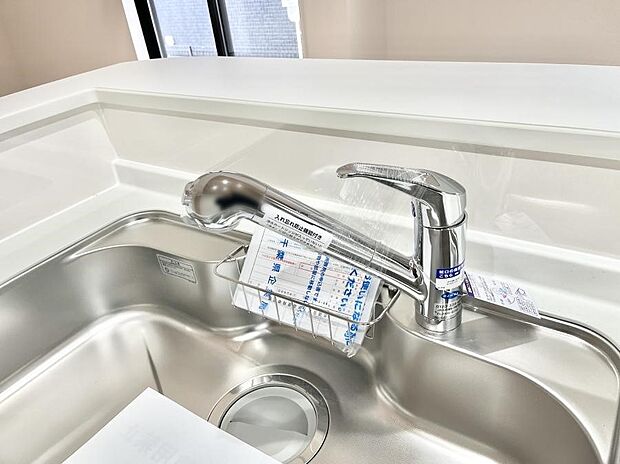 浄水器一体型のキッチンで洗い物用・料理用と切り替え簡単!
