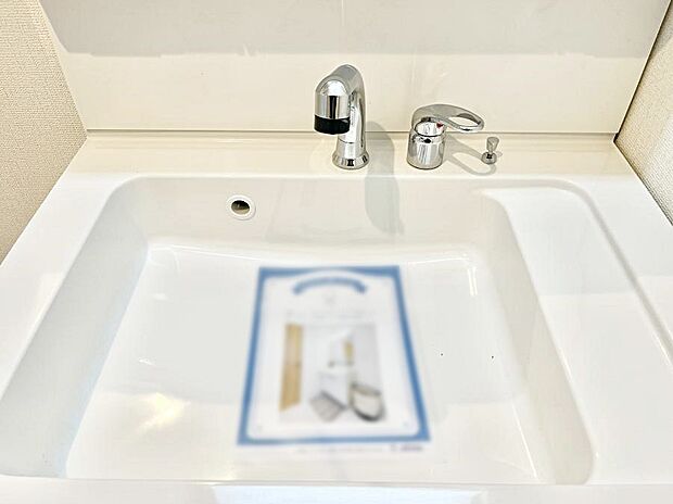 ハンドシャワー付き！使いやすい洗面台。