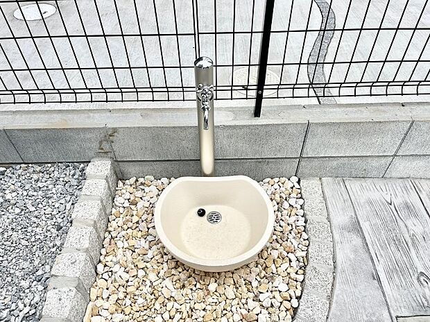 ガーデニングやお掃除に便利な外水栓