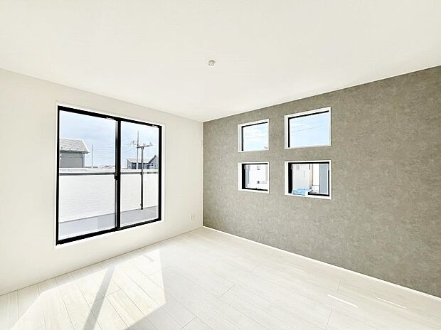 明るいバルコニーサイドに洋室を設置。目覚めの良い寝室に。　