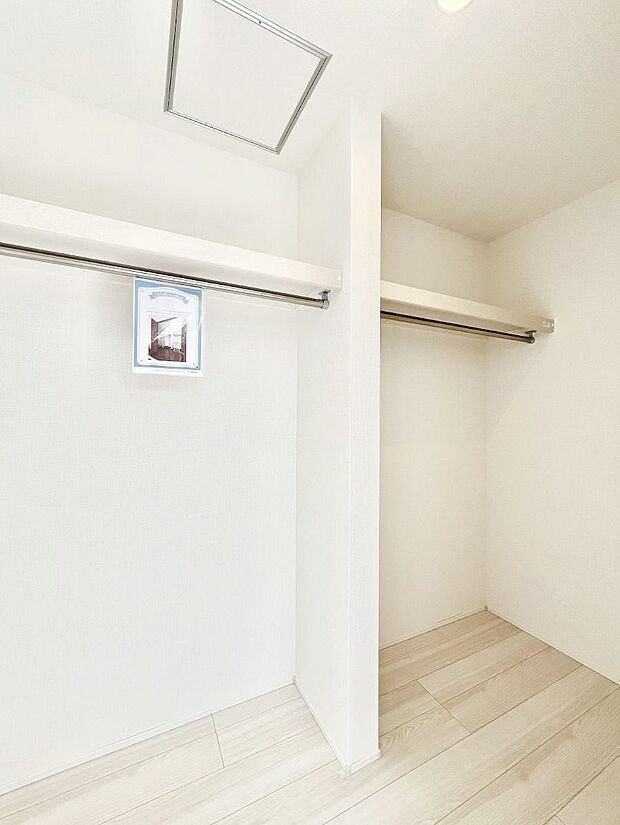 ウォークインクローゼットの活用で生活空間スッキリ　