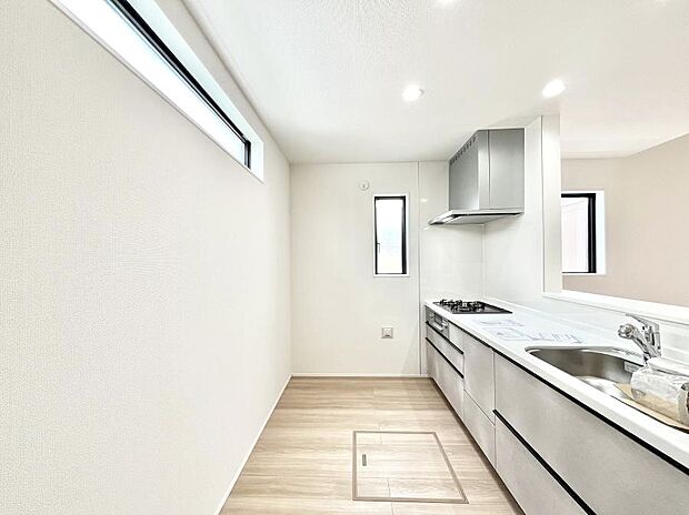 ゆとりあるキッチンではご家族と楽しくお料理ができます。