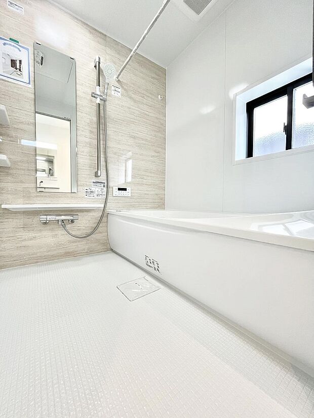 落ち着いた雰囲気でゆっくりお寛ぎいただけるバスルーム