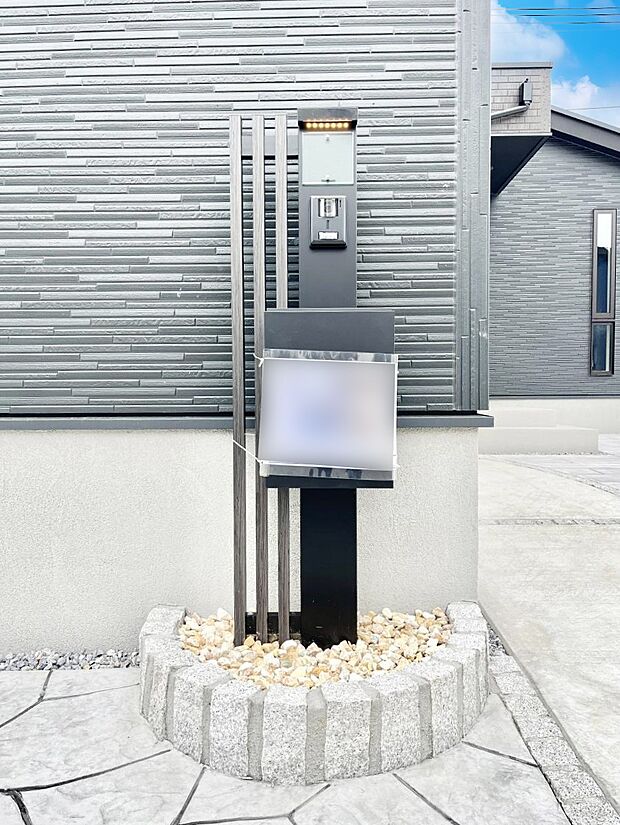 表札・インターホン・ポストをひとつに集約