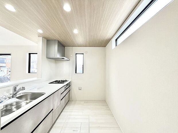 ゆとりあるキッチンではご家族と楽しくお料理ができます。