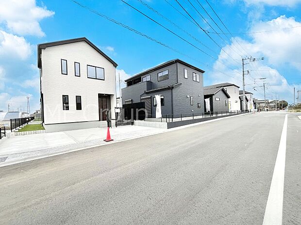 前面道路はきちんと整備されています