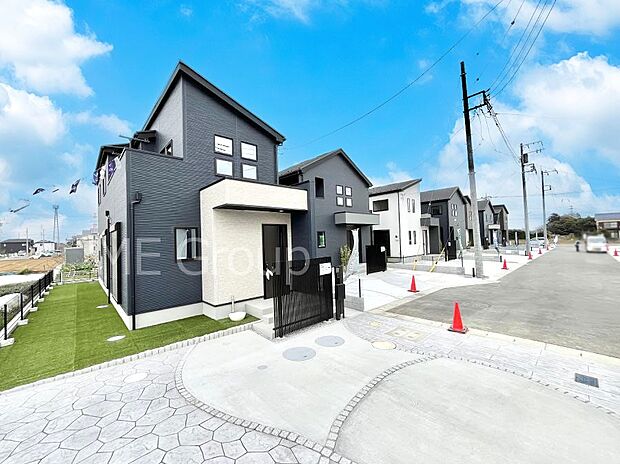 前面道路はきちんと整備されています