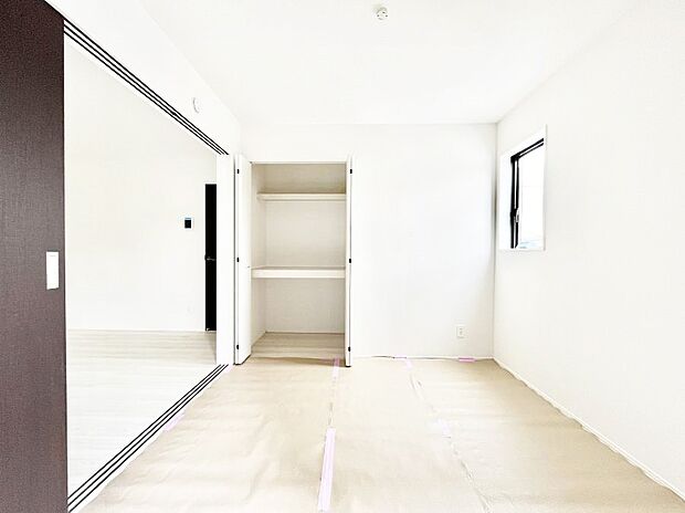 柔らかい畳の空間は、お子様の遊び場や来客時のおもてなしの場所として重宝します。 