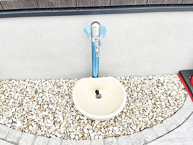 ガーデニングやお掃除に便利な外水栓  