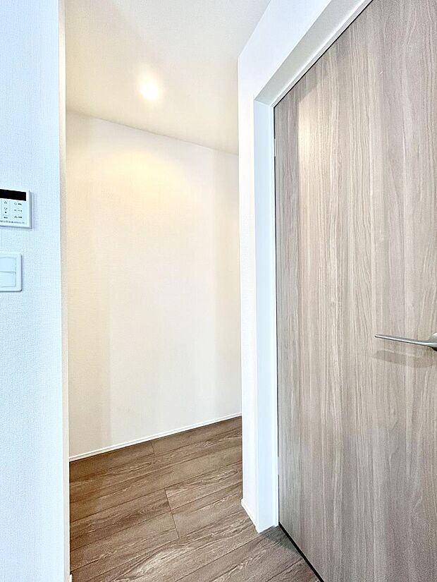 キッチンにはパントリー！食材のストックはもちろん、日用品の収納など使い方はいろいろ！