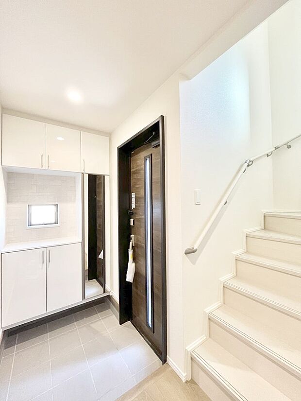 家族の帰宅やお客様をあたたかく迎える玄関