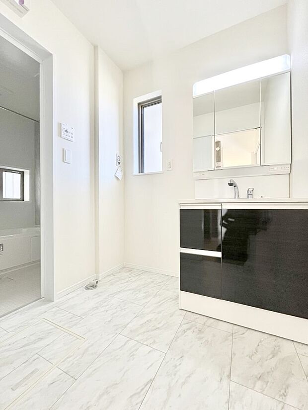 広々とゆとりのあるランドリースペース