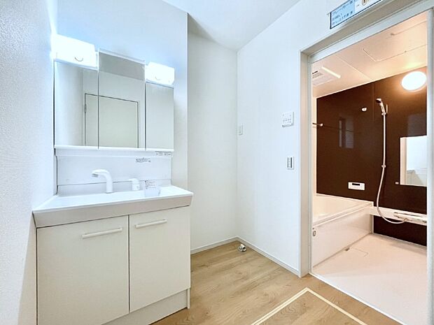 清潔感のある快適空間です。毎日の身支度も気持ち良くお使い頂けます。