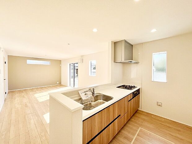 料理をしながらご家族との会話を楽しめる対面カウンターキッチン