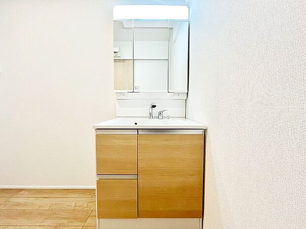 収納力と機能性に優れた洗面化粧台
