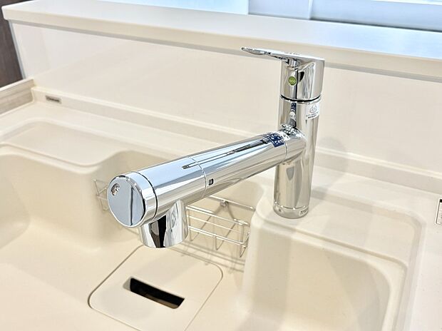 いつでも清潔なおいしいお水を。一つの水栓で水道水と浄水を使い分け。